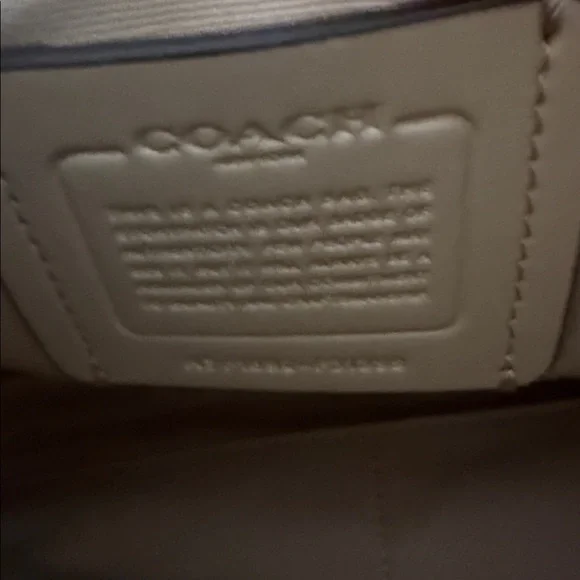 Coach Tan Leather Crossbody Bag. Pebbled leather Hobo in Beachwood - Picture 5 of 7